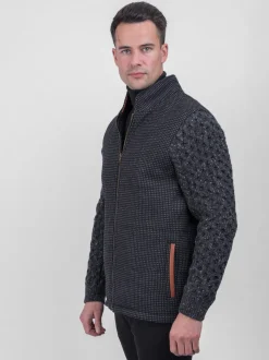 Celtic Tweed Shackleton-jack met antraciet gebreide kabelmouw