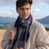 John Hanly Merino Wollen Sjaal Marineblauw Wijnrood Denim Geruit