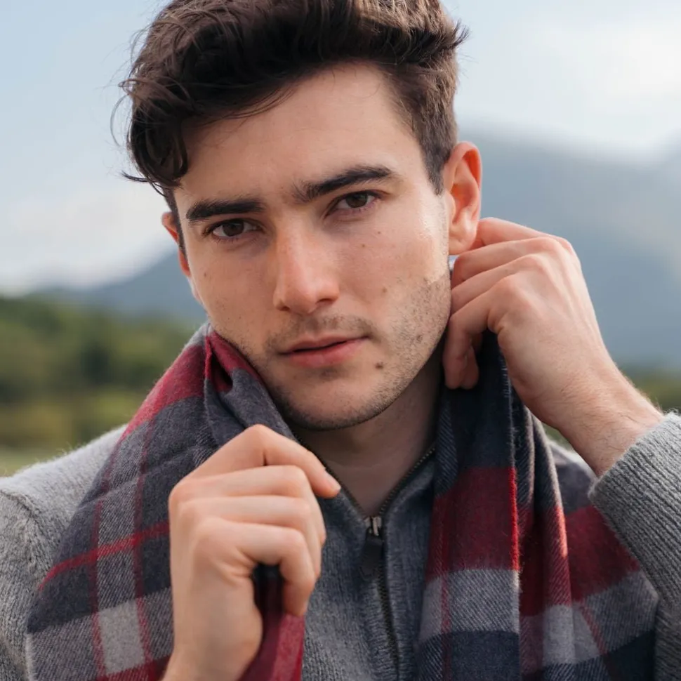 John Hanly Merino Wollen Sjaal Houtskool Zilver Rood Geruit